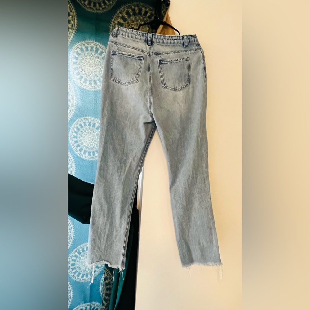 Petite Riot Ripped Mom Jeans - Picture 2 of 3